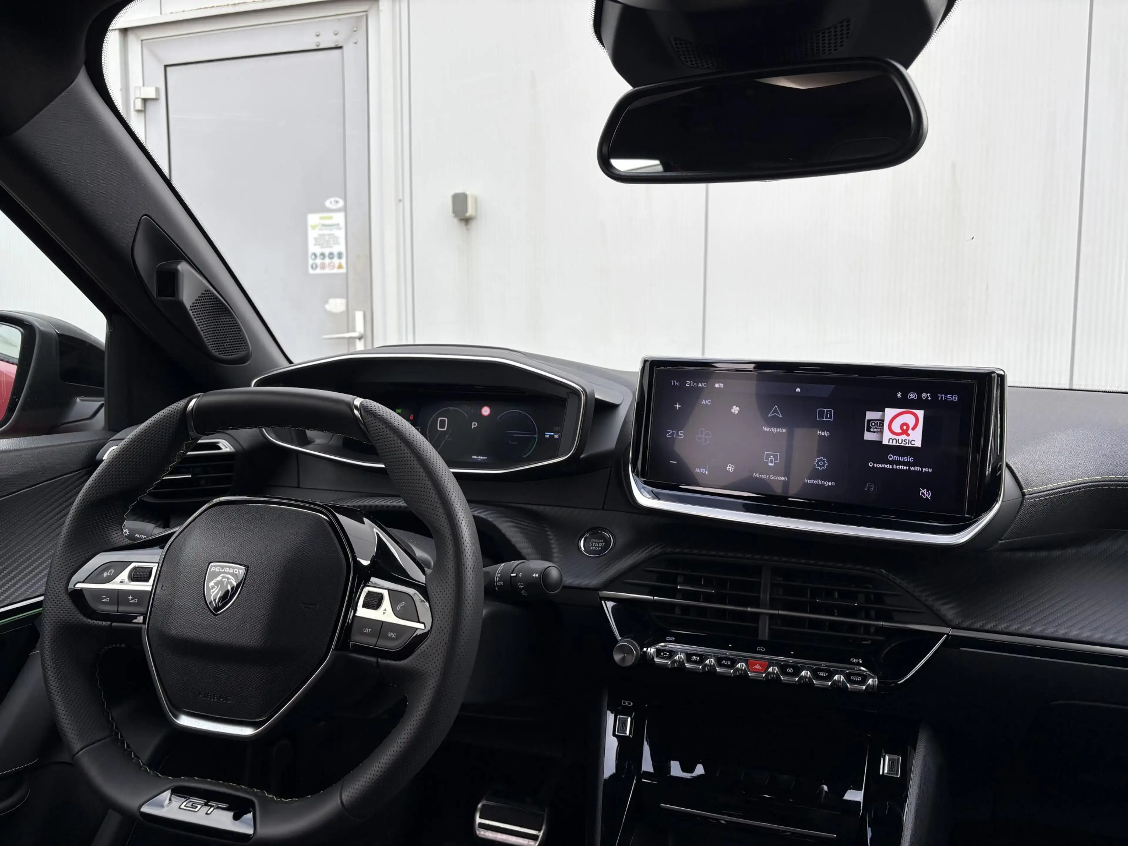 Peugeot 2008 1.2 Hybrid 145 GT | Navigatie | Voor- en Achteruit — photo 13