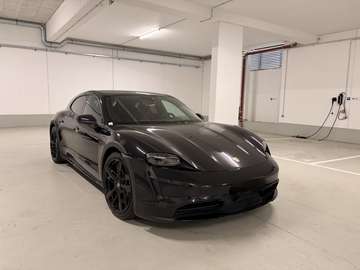 4 Cross Turismo