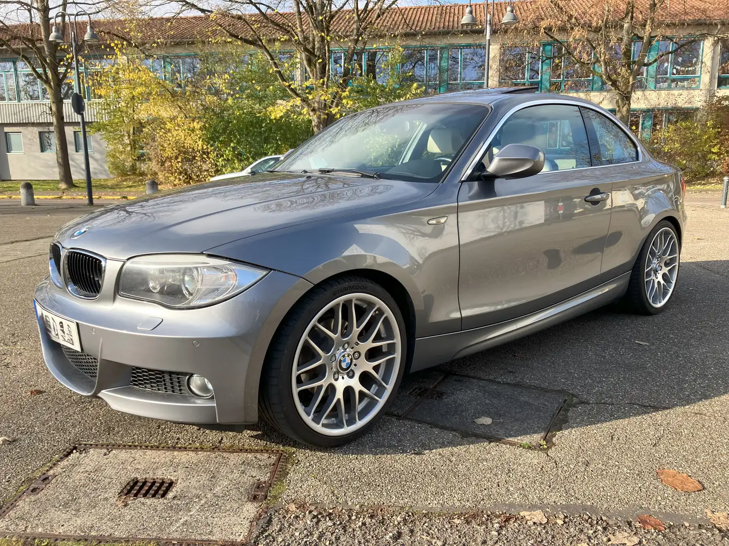 BMW 125 BMW 125i 130i Facelift M-Paket Xenon eSD Keyless Gri - 1
