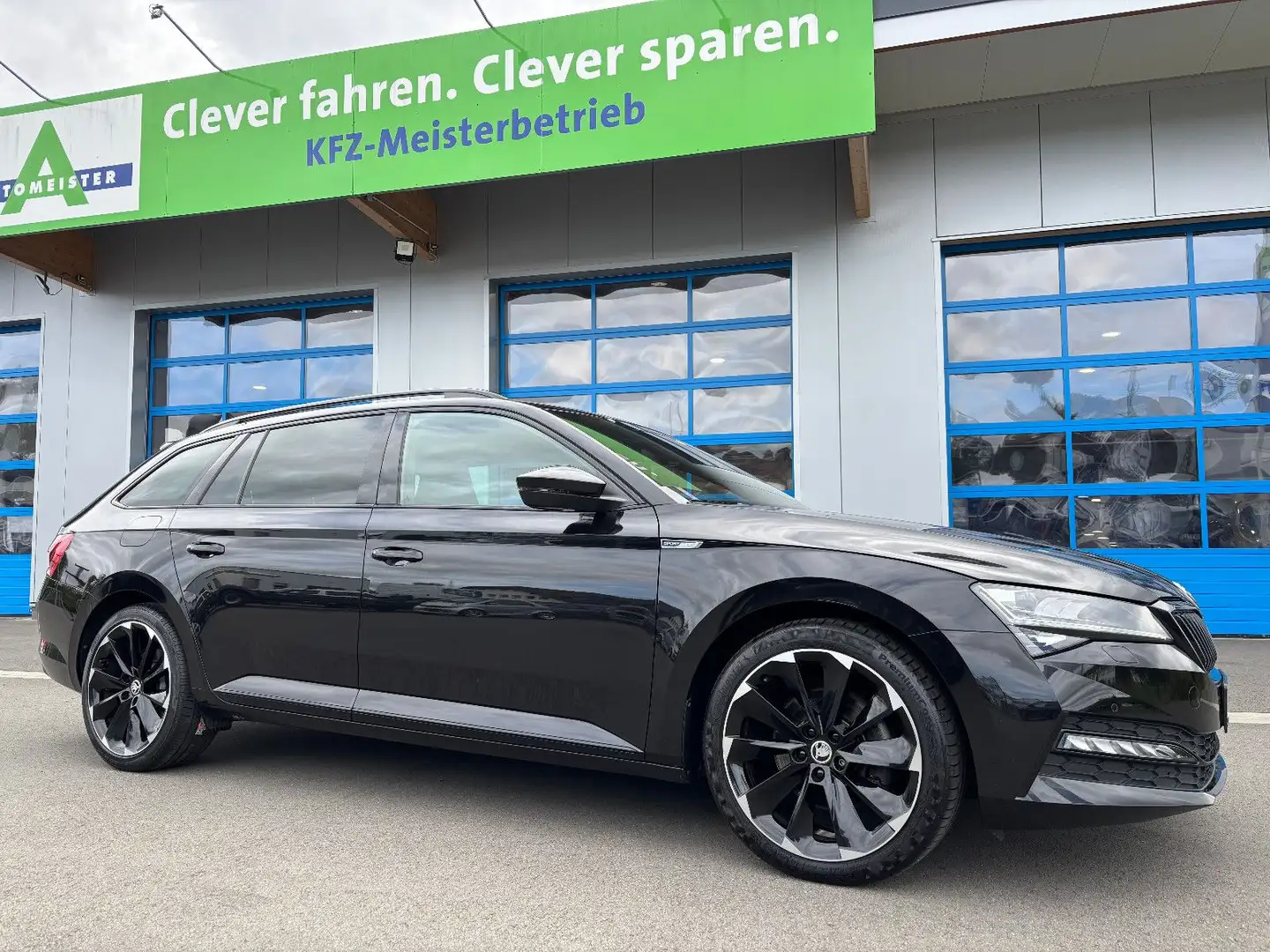 Skoda Superb Combi Sportline 4x4 LED NAV KAM ACC SIDE Schwarz - 1