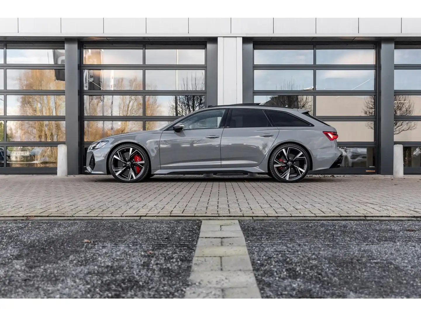 Audi RS6 Dyn.+(305km/h)/Ceramic/Pano/B&O/Laser/HUD/DRC/Spor Grijs - 1