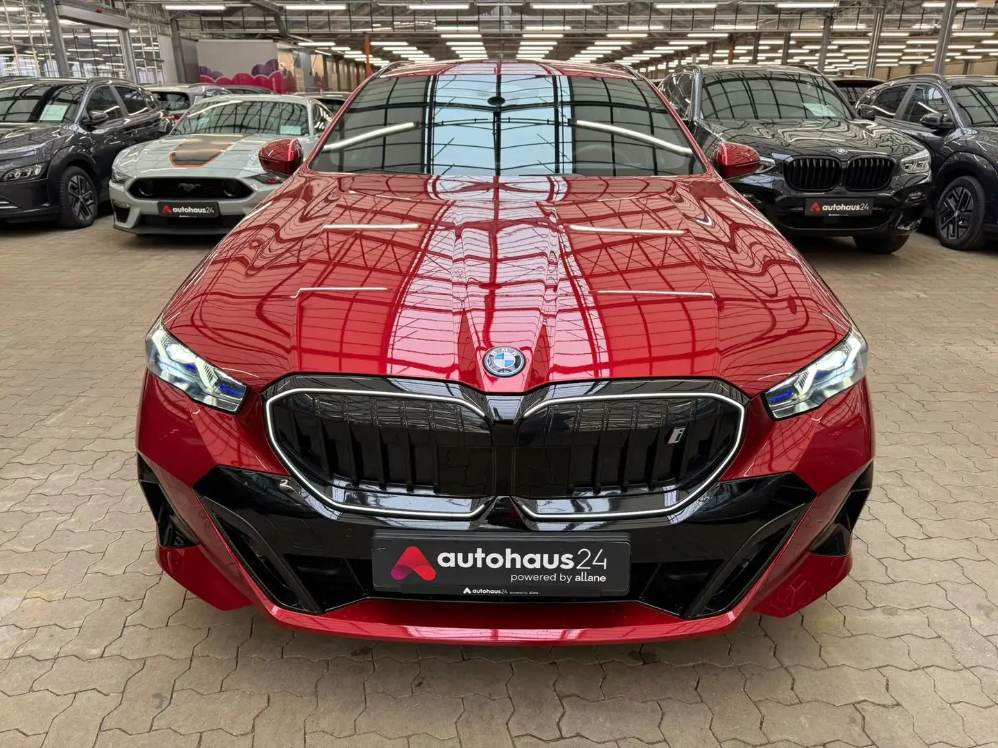 BMW i5 Lim. 40 e M Sport Bowers & Wilkins|Navi|LED Rot - 2