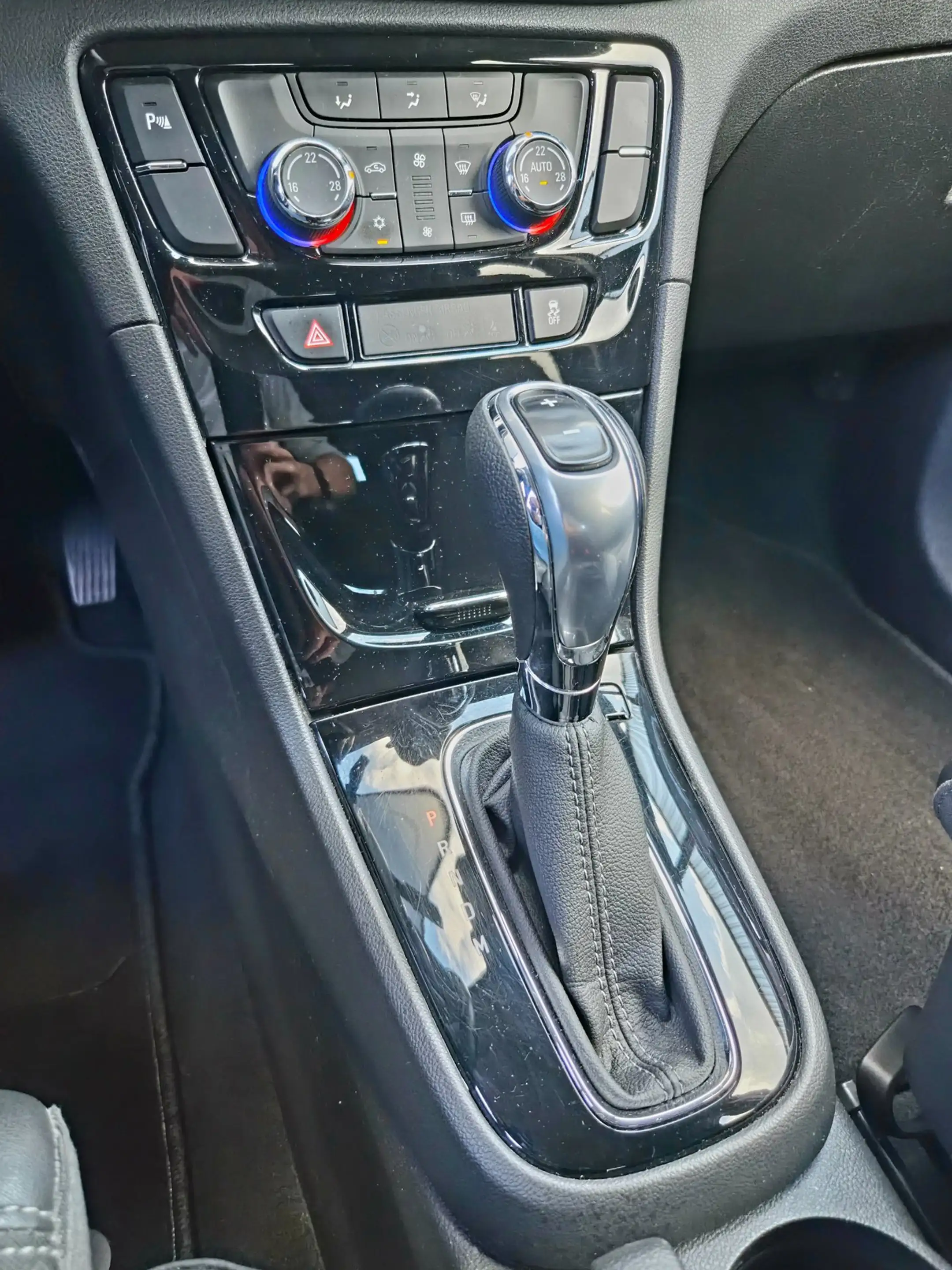 Opel Mokka X 1.4 Turbo Online Edition 140PK + Trekhaak|Camera|A — photo 25
