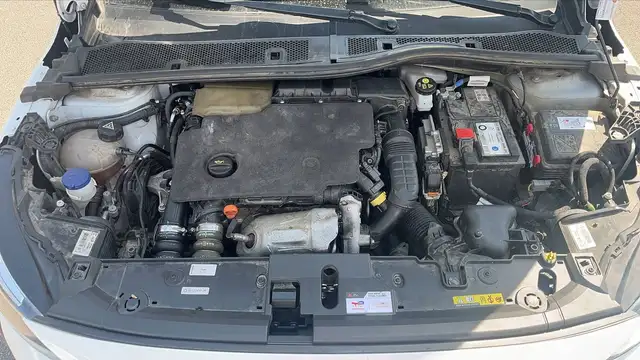 Peugeot 208 view 15