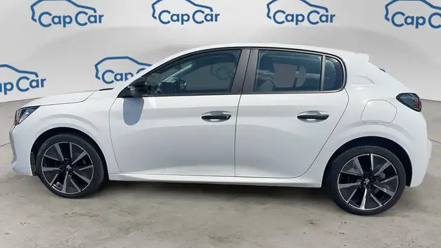 Peugeot 208 view 2