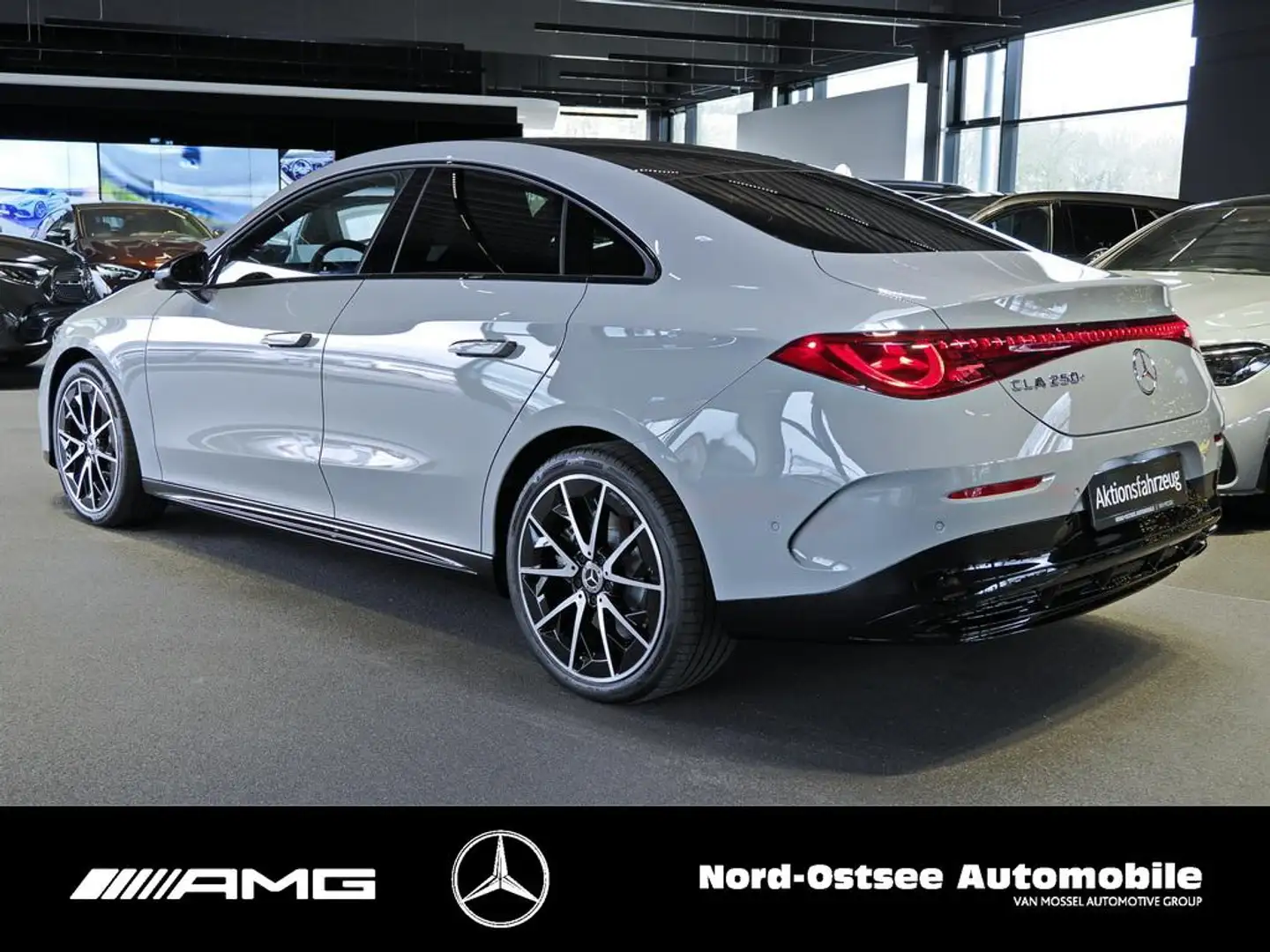 Mercedes-Benz CLA 250 + AMG NIGHT MEMORY 19-ZO PARKING-ASSIST Grau - 2