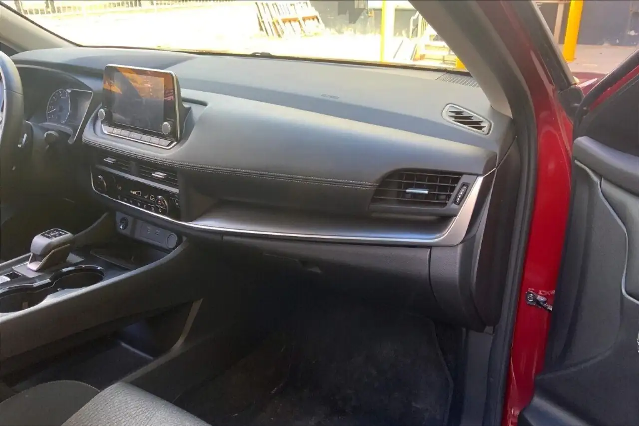 Nissan Rogue снимка Nissan Rogue