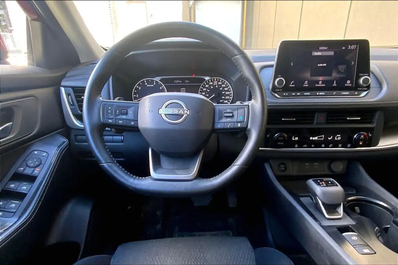 Nissan Rogue снимка Nissan Rogue