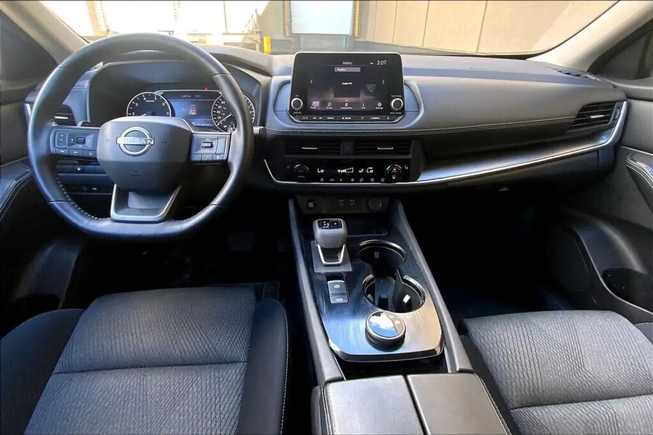 Nissan Rogue снимка Nissan Rogue