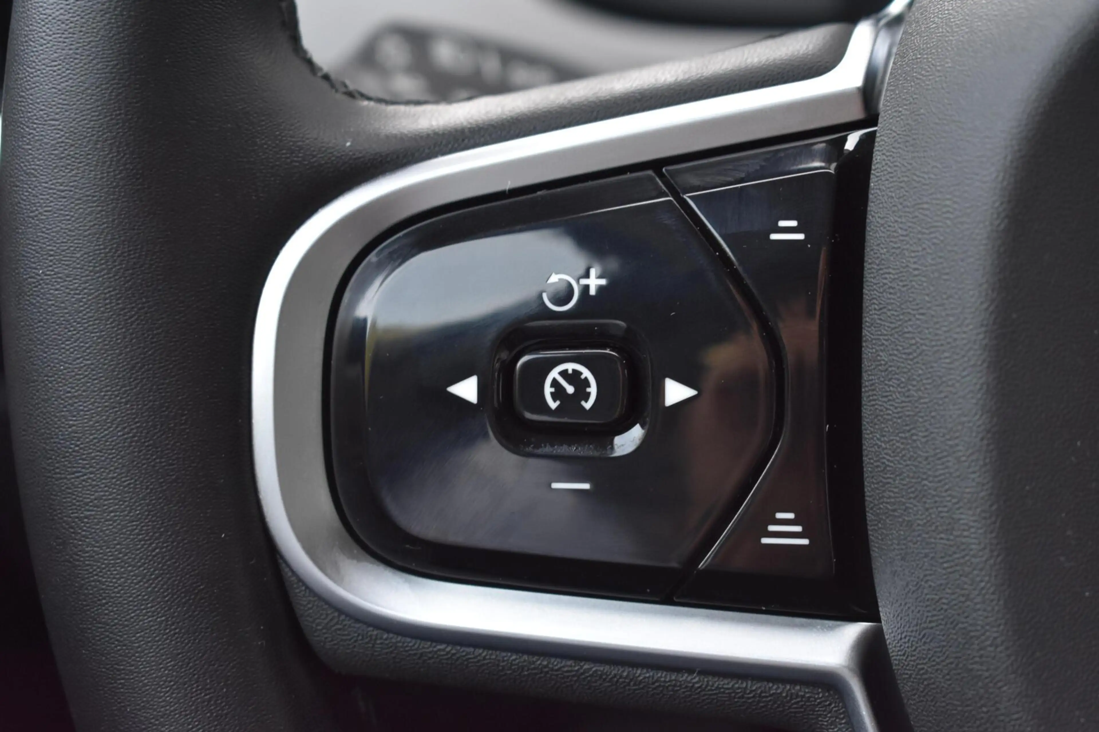 Volvo V90 2.0 T6 Plug-in hybrid AWD Plus Dark | NL Auto | Tr — photo 15