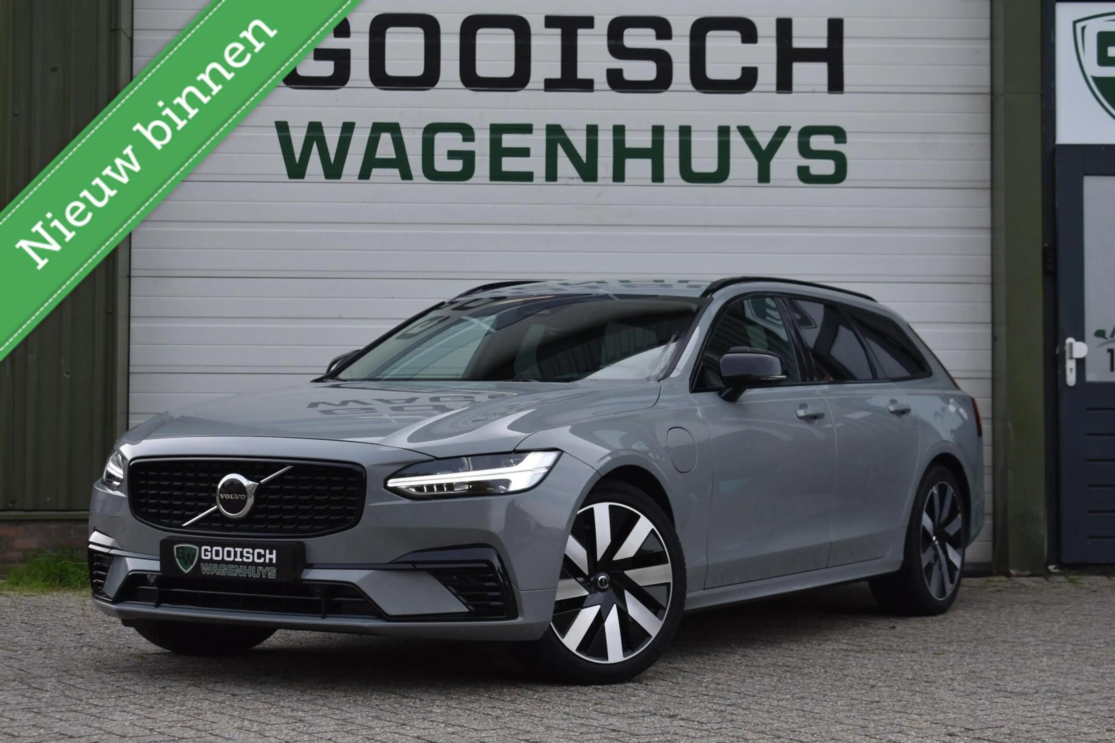 Volvo V90 2.0 T6 Plug-in hybrid AWD Plus Dark | NL Auto | Tr