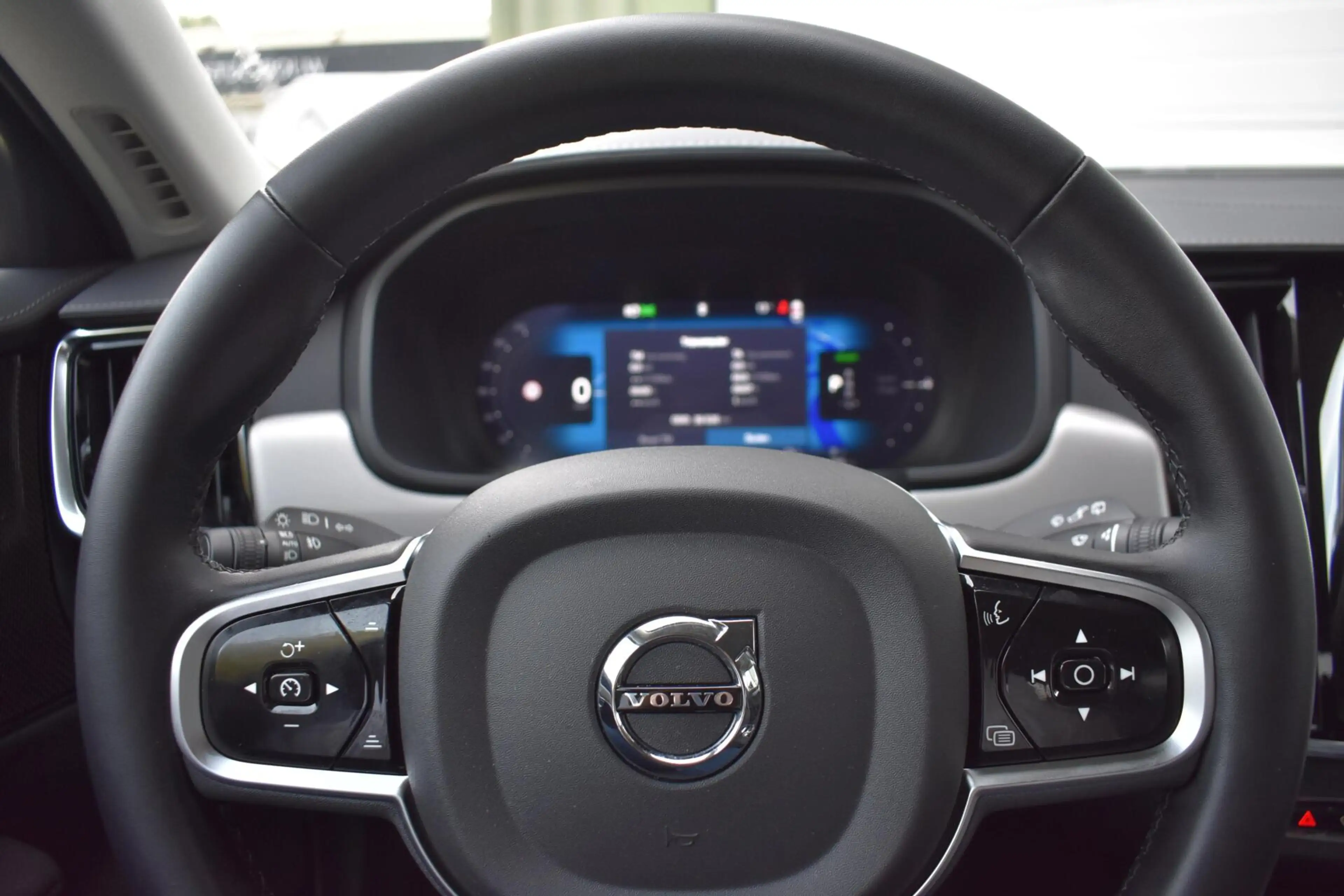 Volvo V90 2.0 T6 Plug-in hybrid AWD Plus Dark | NL Auto | Tr — photo 12
