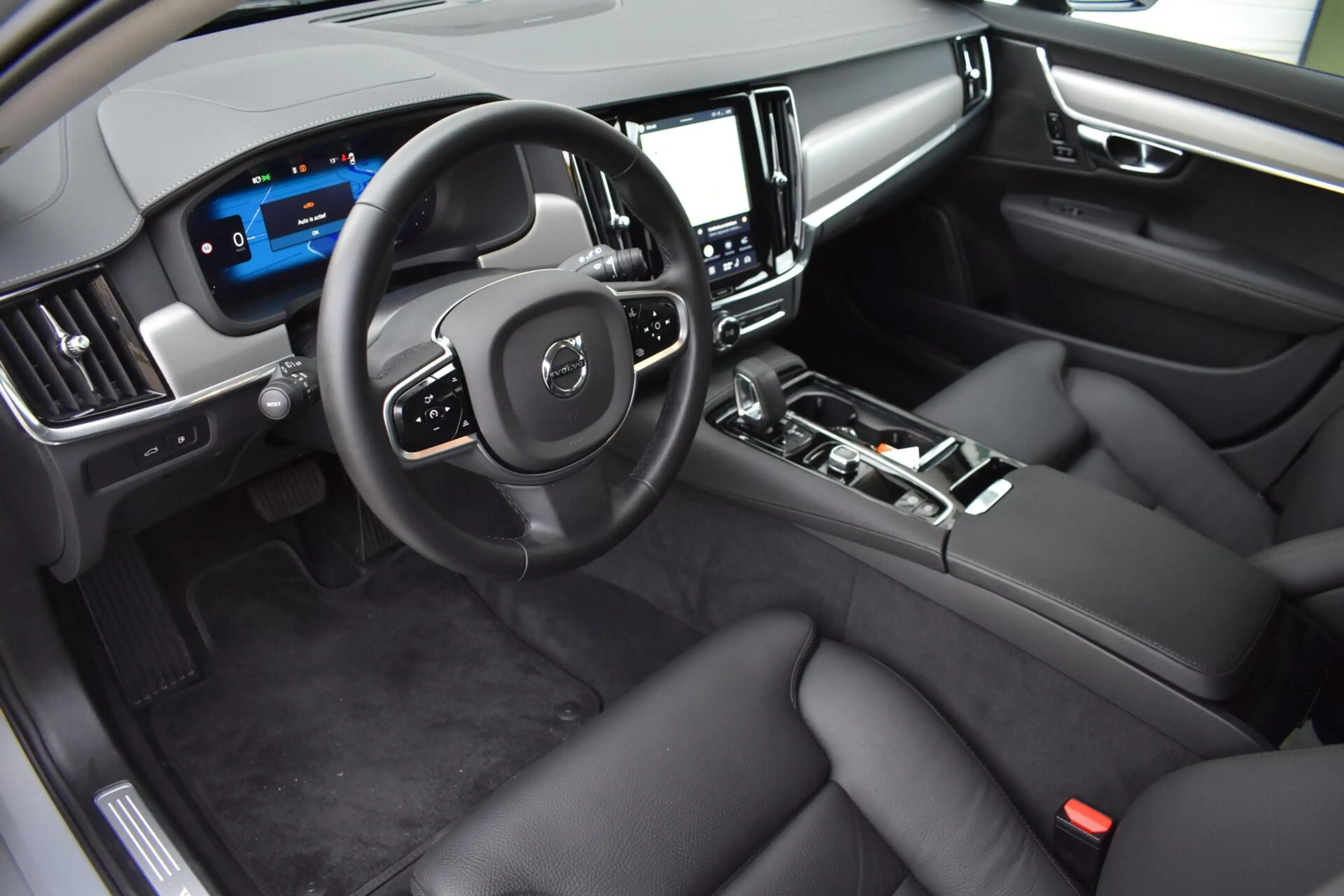 Volvo V90 2.0 T6 Plug-in hybrid AWD Plus Dark | NL Auto | Tr — photo 10
