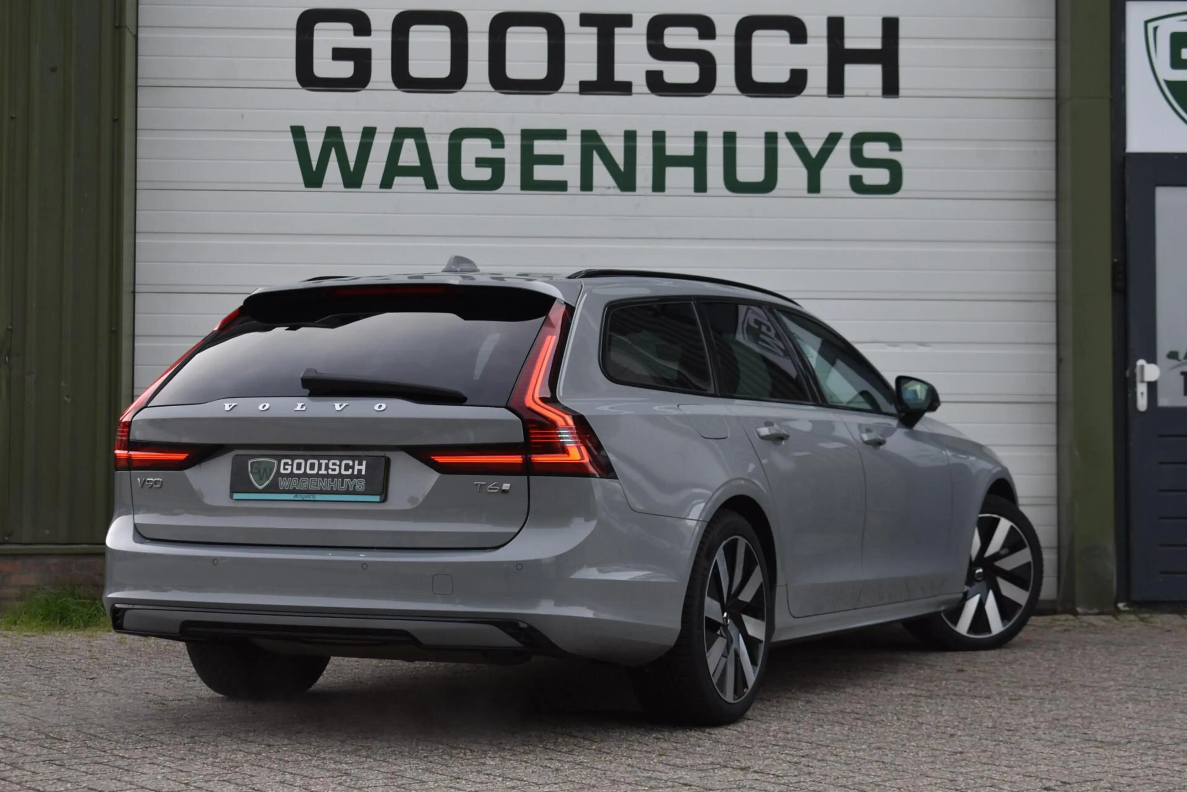 Volvo V90 2.0 T6 Plug-in hybrid AWD Plus Dark | NL Auto | Tr — photo 4