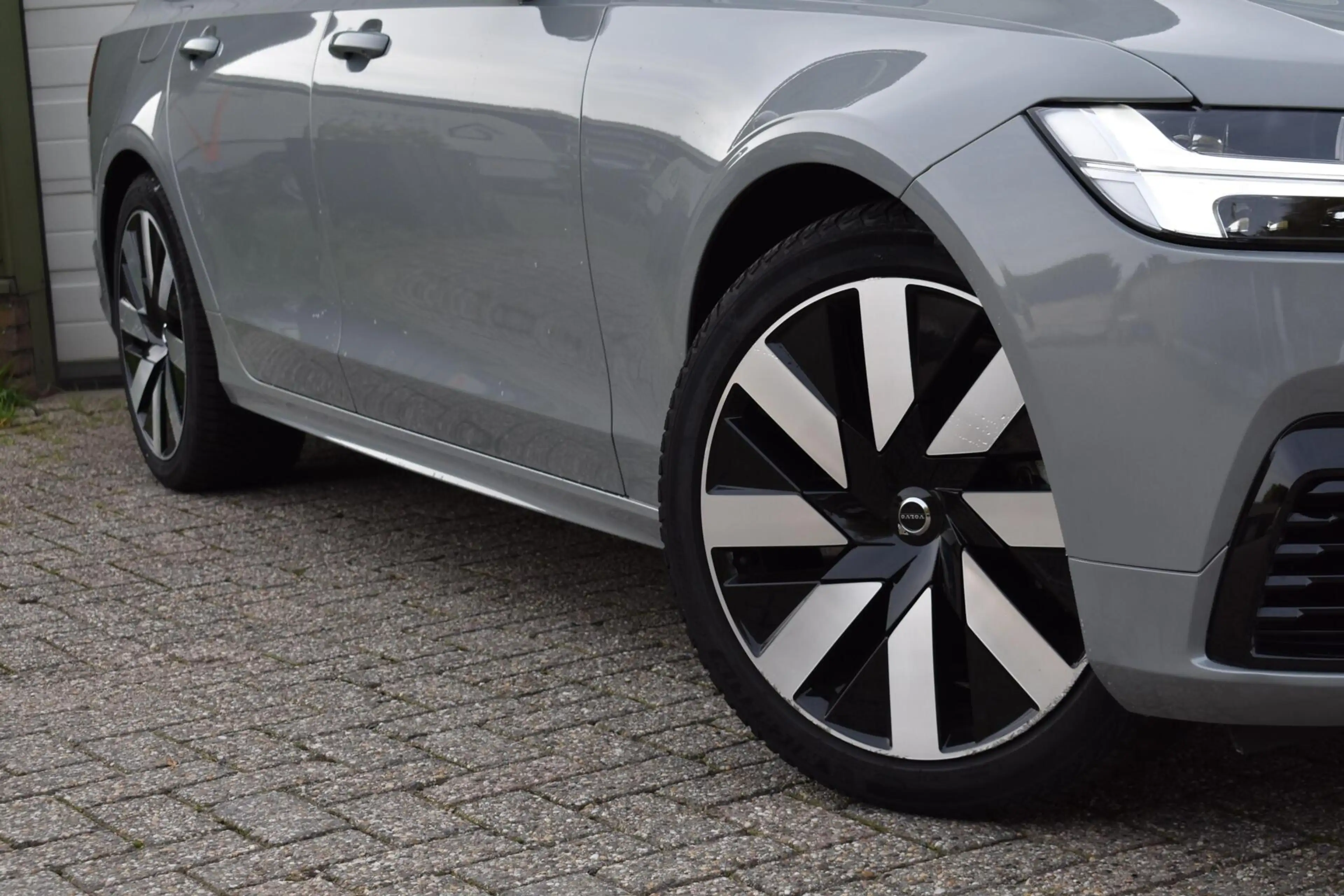 Volvo V90 2.0 T6 Plug-in hybrid AWD Plus Dark | NL Auto | Tr — photo 6