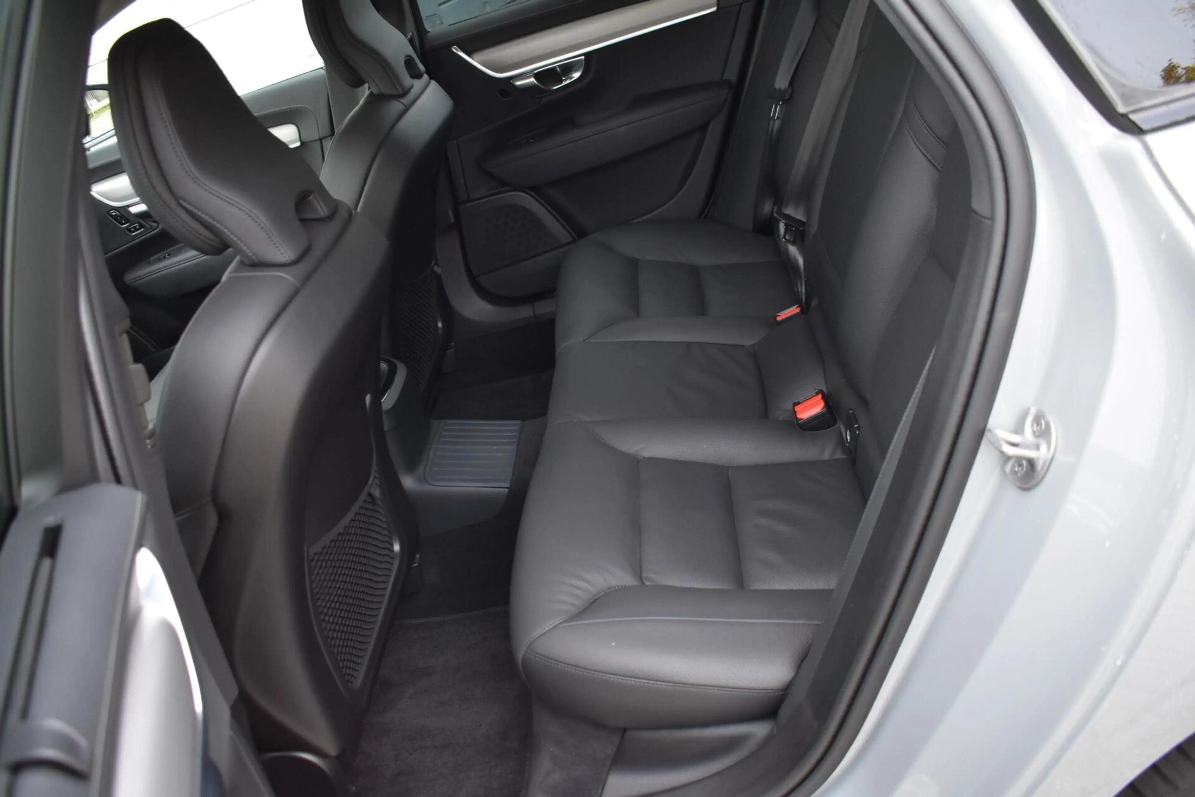 Volvo V90 2.0 T6 Plug-in hybrid AWD Plus Dark | NL Auto | Tr — photo 8