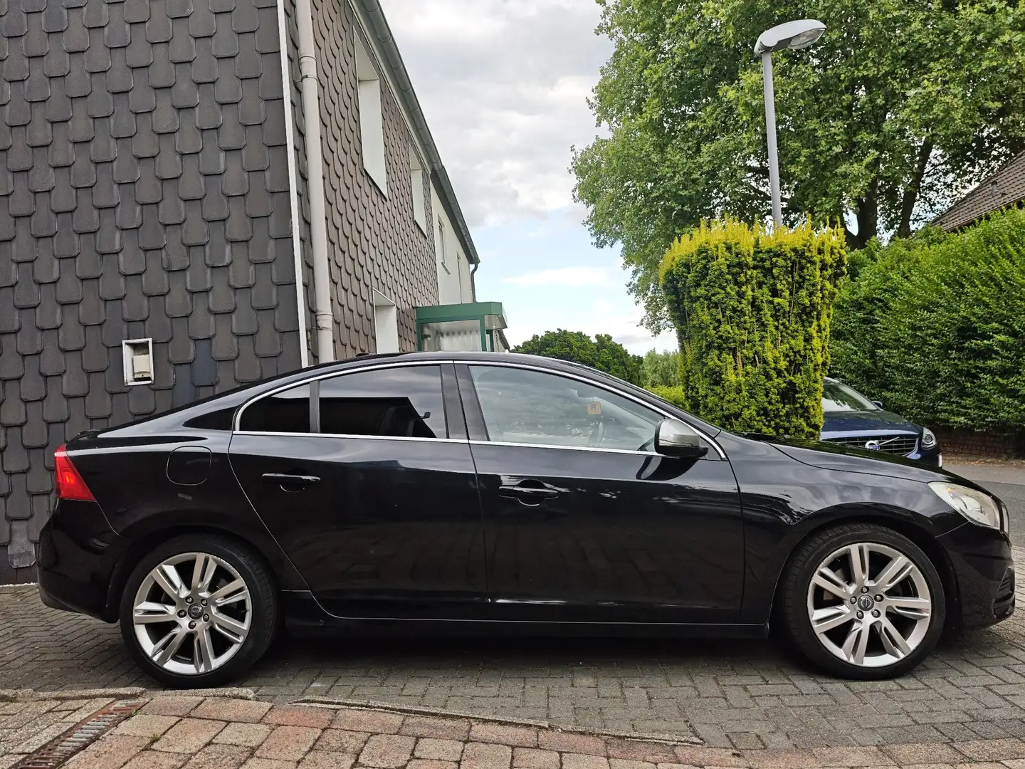 Volvo S60 D4 R-Design Sport und Scheckheftgepflegt - 2
