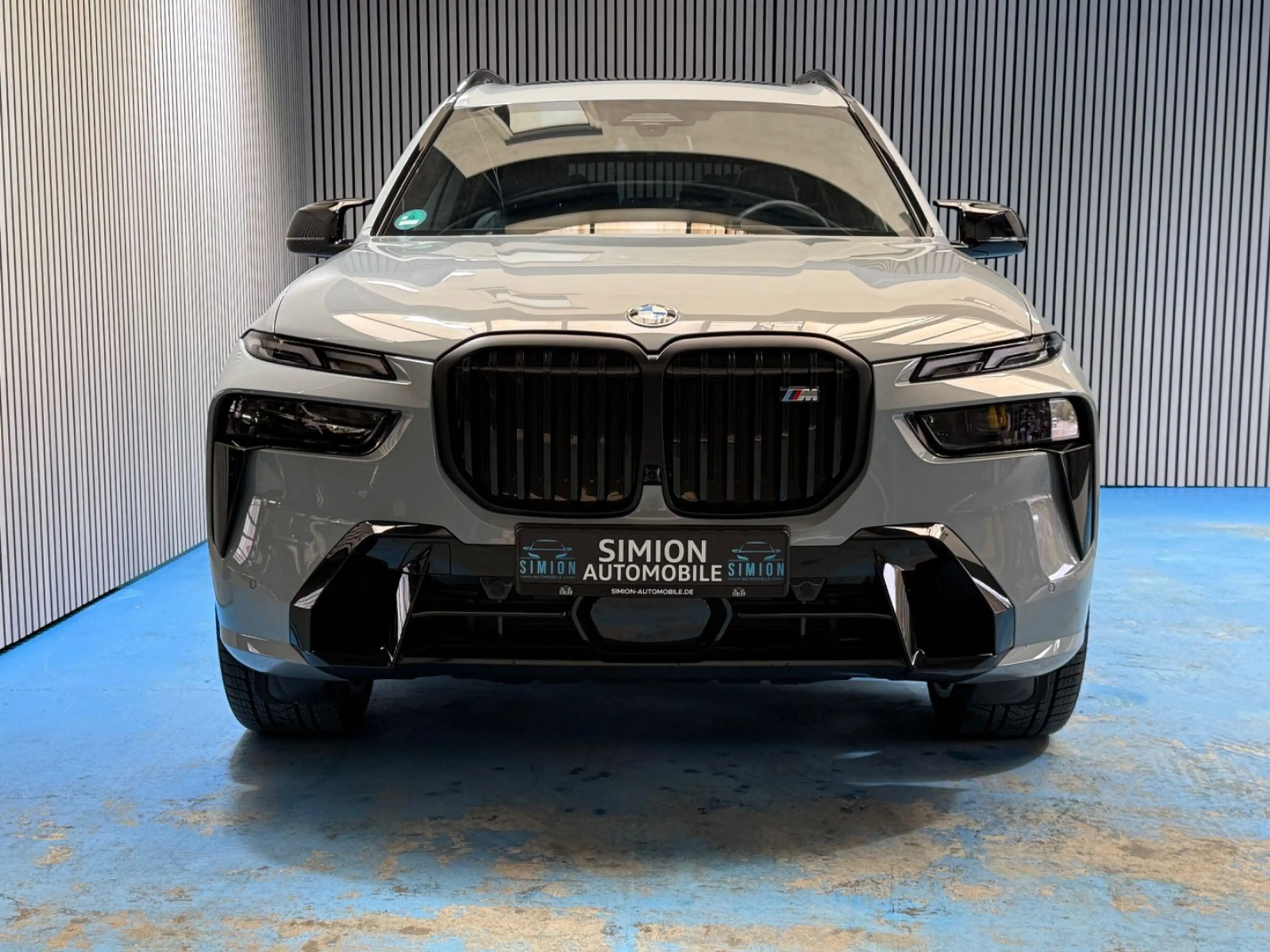 BMW X7 M60 i INDIVIDUEL — photo 8