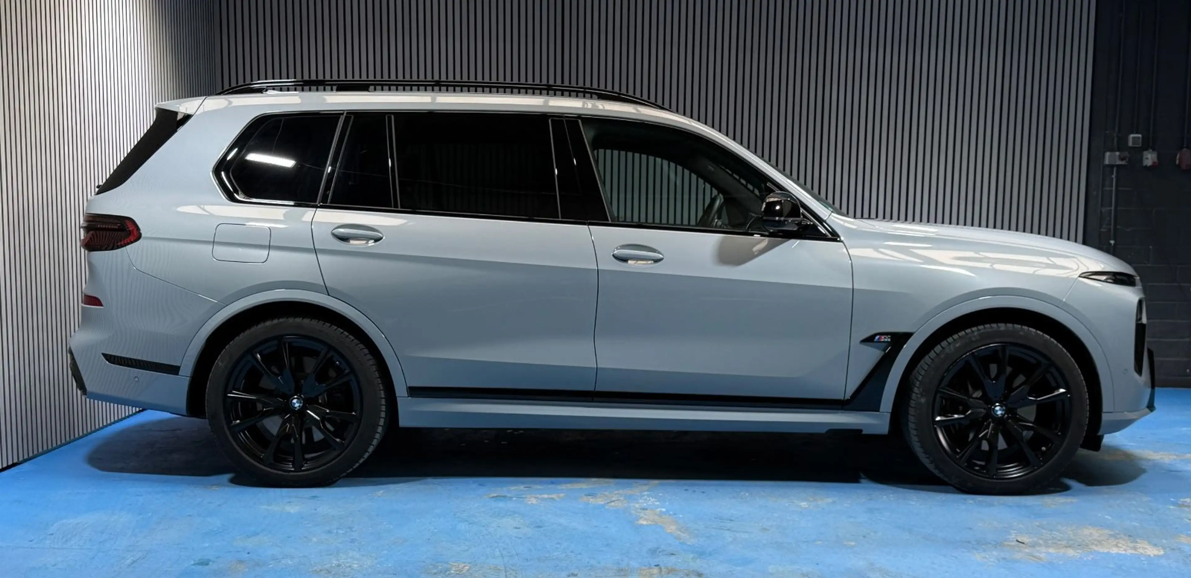 BMW X7 M60 i INDIVIDUEL — photo 6
