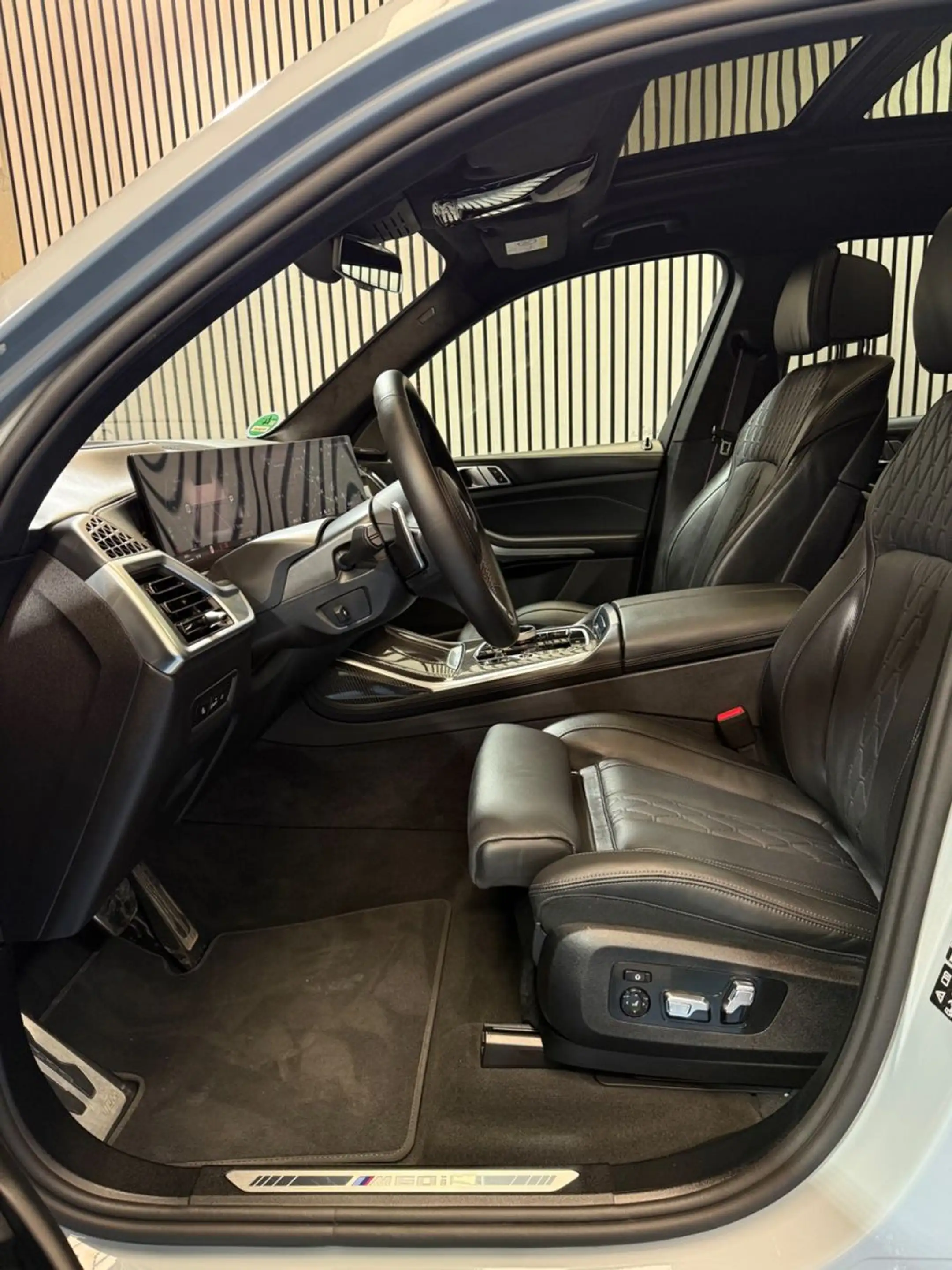 BMW X7 M60 i INDIVIDUEL — photo 10