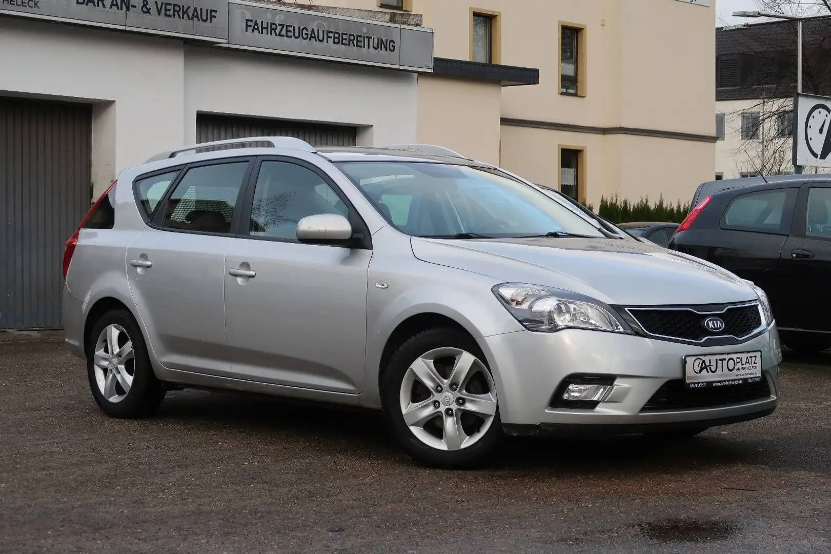 Kia Ceed / cee'd Ceed 1.4 *WENIG-KM *NAVI *KLIMATRONIK *ALU Silber - 1