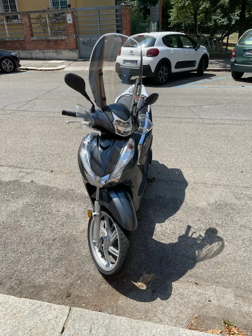 Honda SH 300 Gri - 1