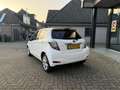 Toyota Yaris 1.5 Full Hybrid Dynamic Aut. Pano Camera Navi Clim Weiß - thumbnail 3