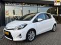 Toyota Yaris 1.5 Full Hybrid Dynamic Aut. Pano Camera Navi Clim Weiß - thumbnail 1