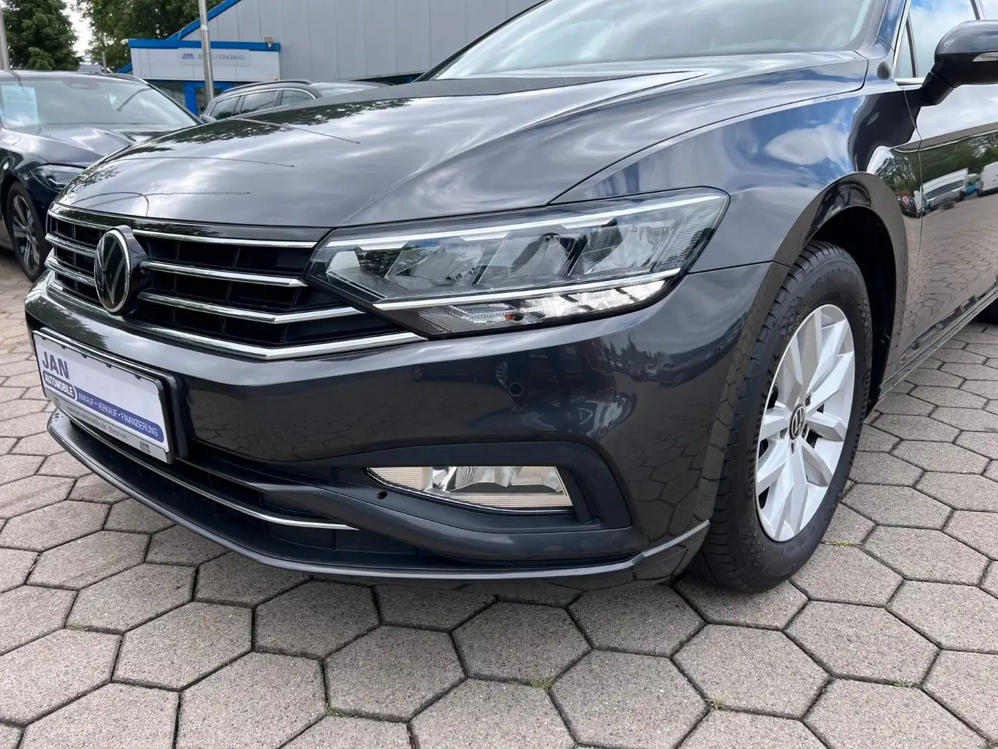 Volkswagen Passat Variant 2.0TDI DSG Business LED Kamera Grau - 2