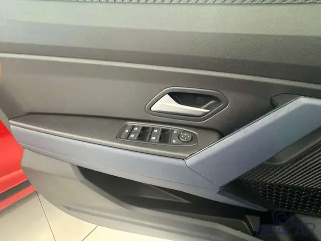 Dacia Duster view 9