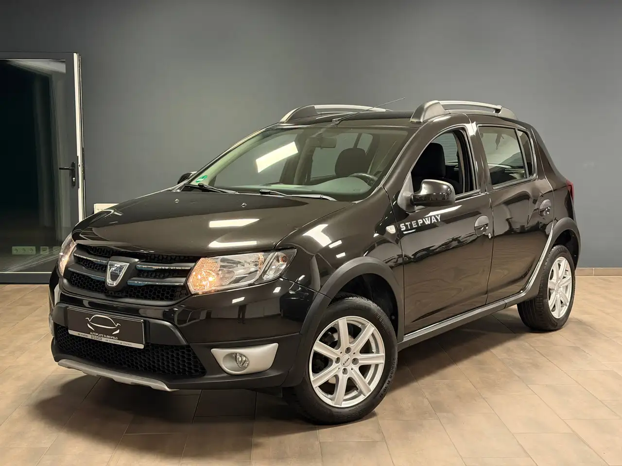 Dacia Sandero Sandero II 0.9 TCE Stepway Prestige NAVI/TEMPOMAT/KLIMA — photo 1 of 33