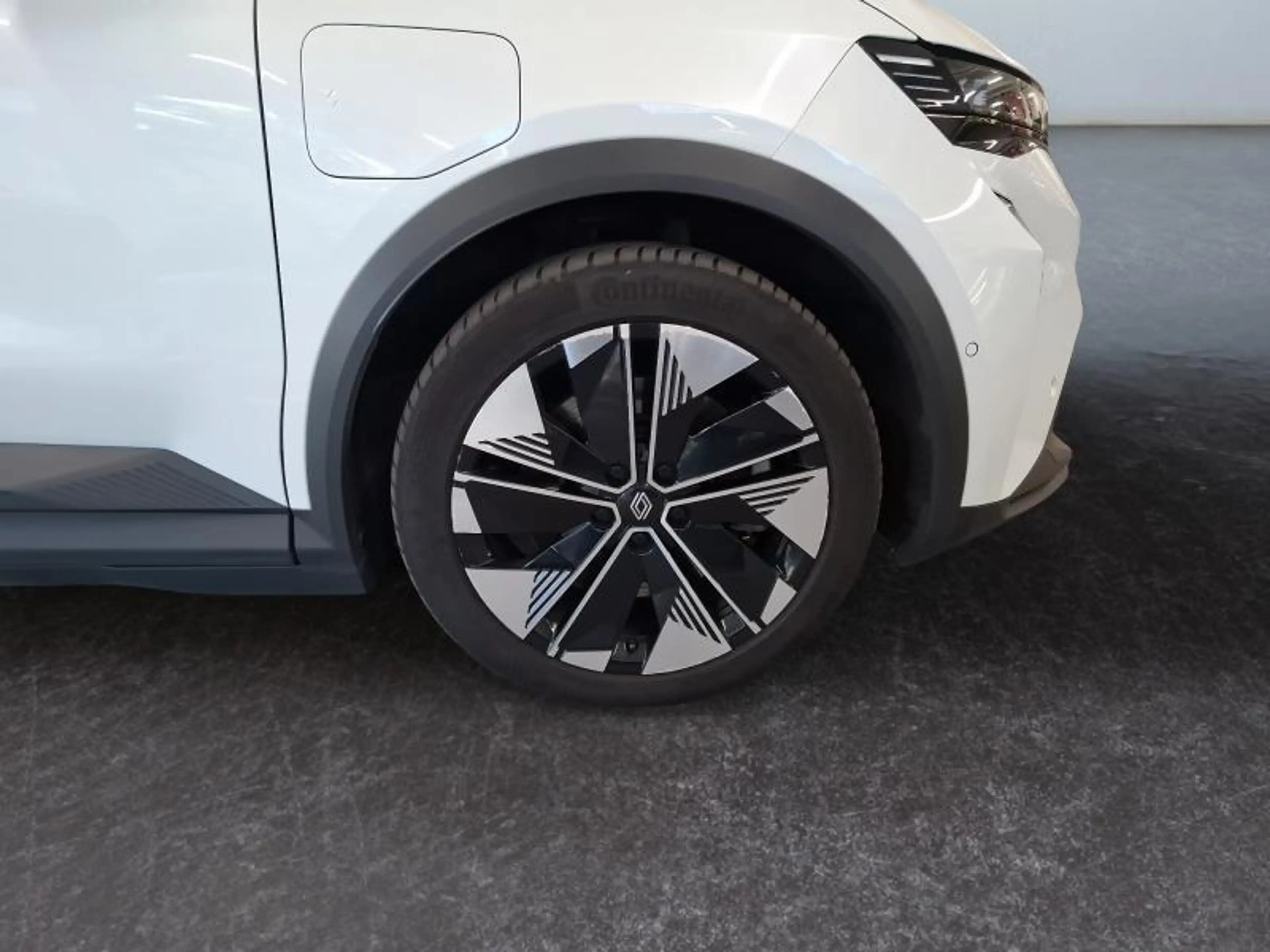 Renault Scenic E-Tech electric Evolution — photo 9