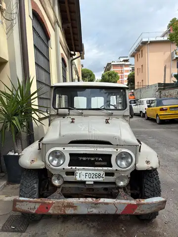 Toyota Land Cruiser BJ 40