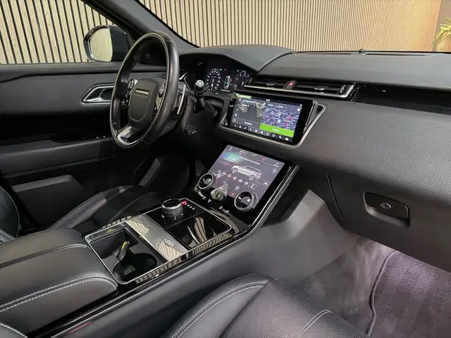 Land Rover Range Rover Velar view 5