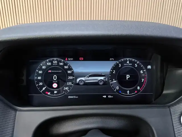 Land Rover Range Rover Velar view 14