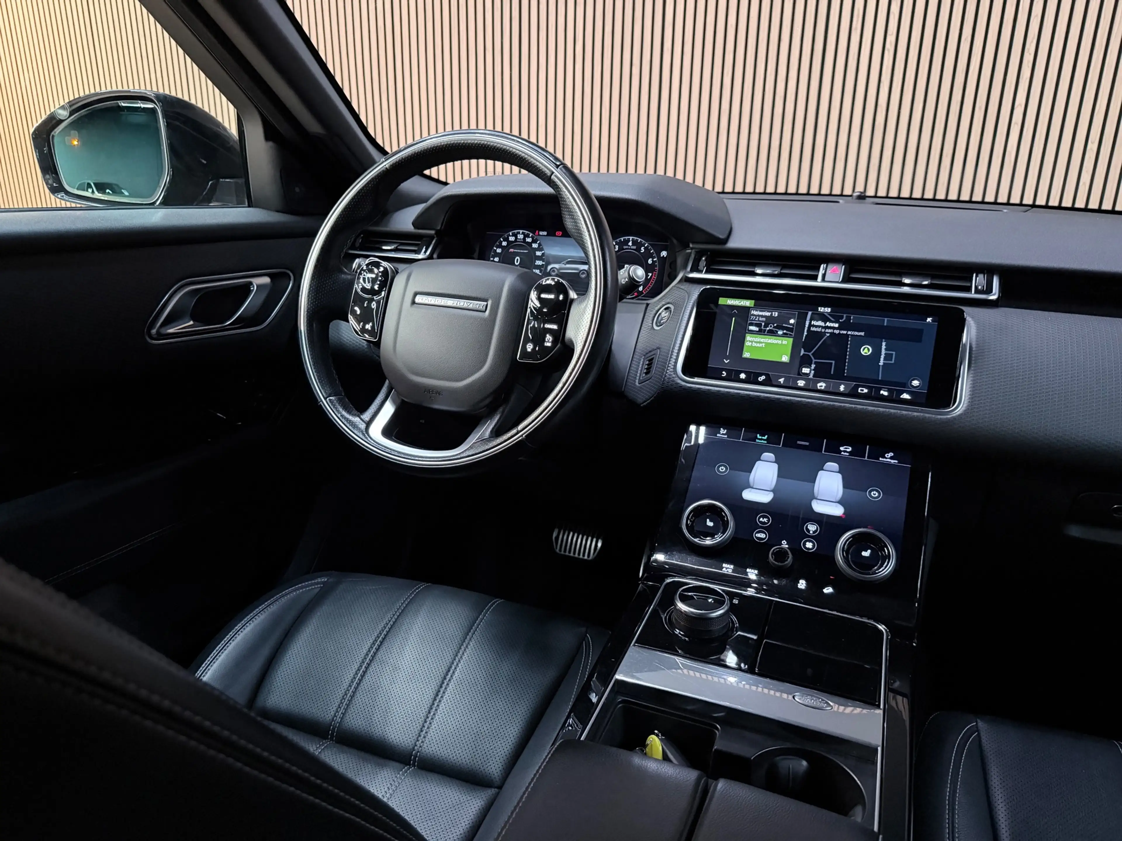 Land Rover Range Rover Velar 2.0 P250 Turbo AWD R-Dynamic SE — photo 11