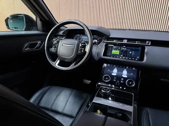 Land Rover Range Rover Velar view 11