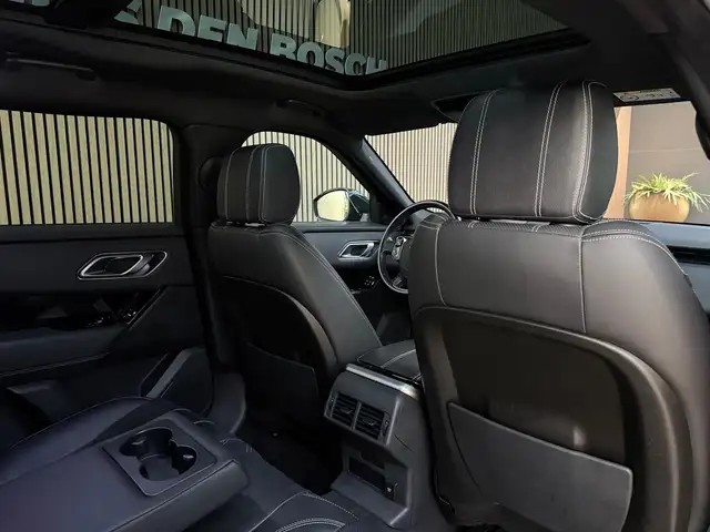 Land Rover Range Rover Velar view 9
