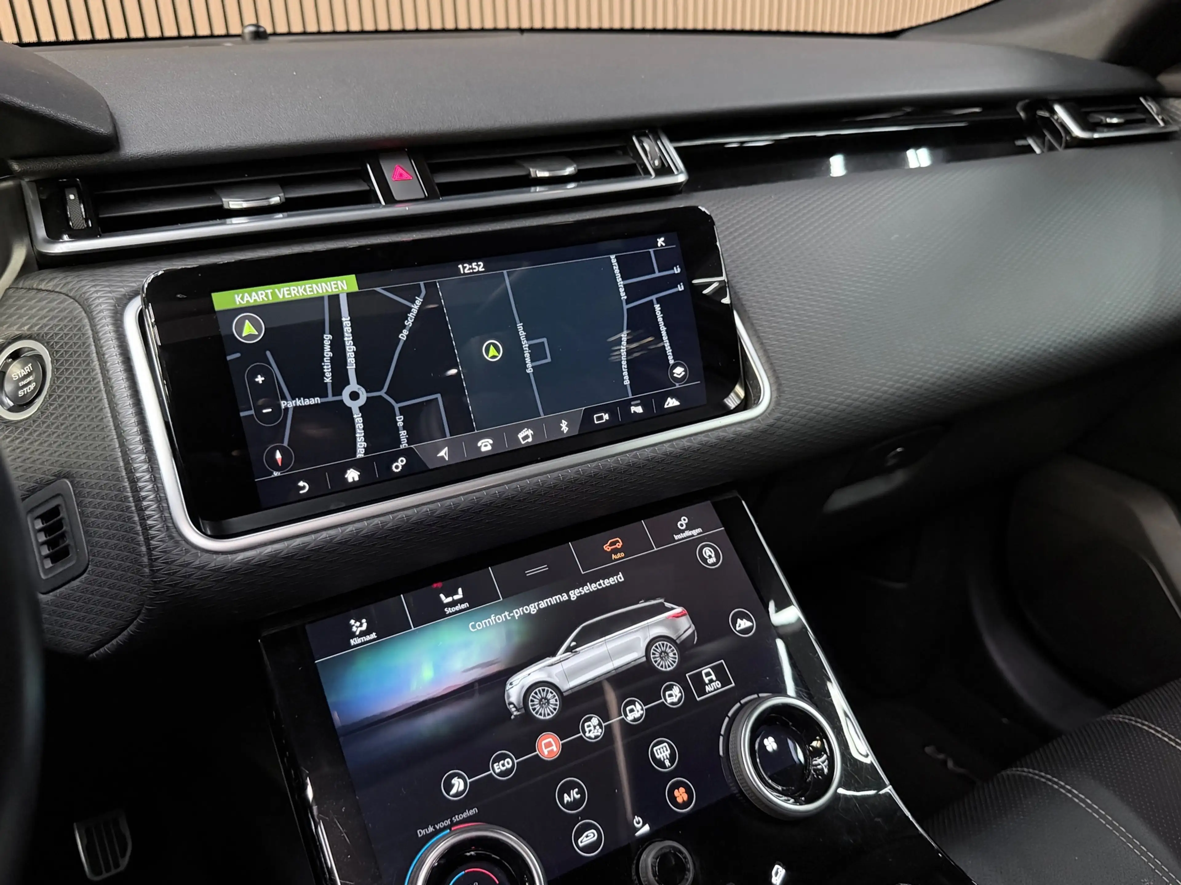 Land Rover Range Rover Velar 2.0 P250 Turbo AWD R-Dynamic SE — photo 15