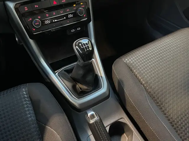 Volkswagen T-Cross view 11