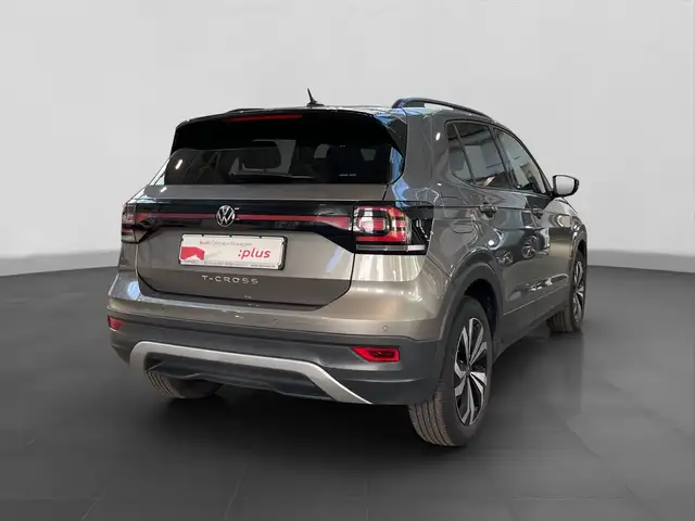Volkswagen T-Cross view 3