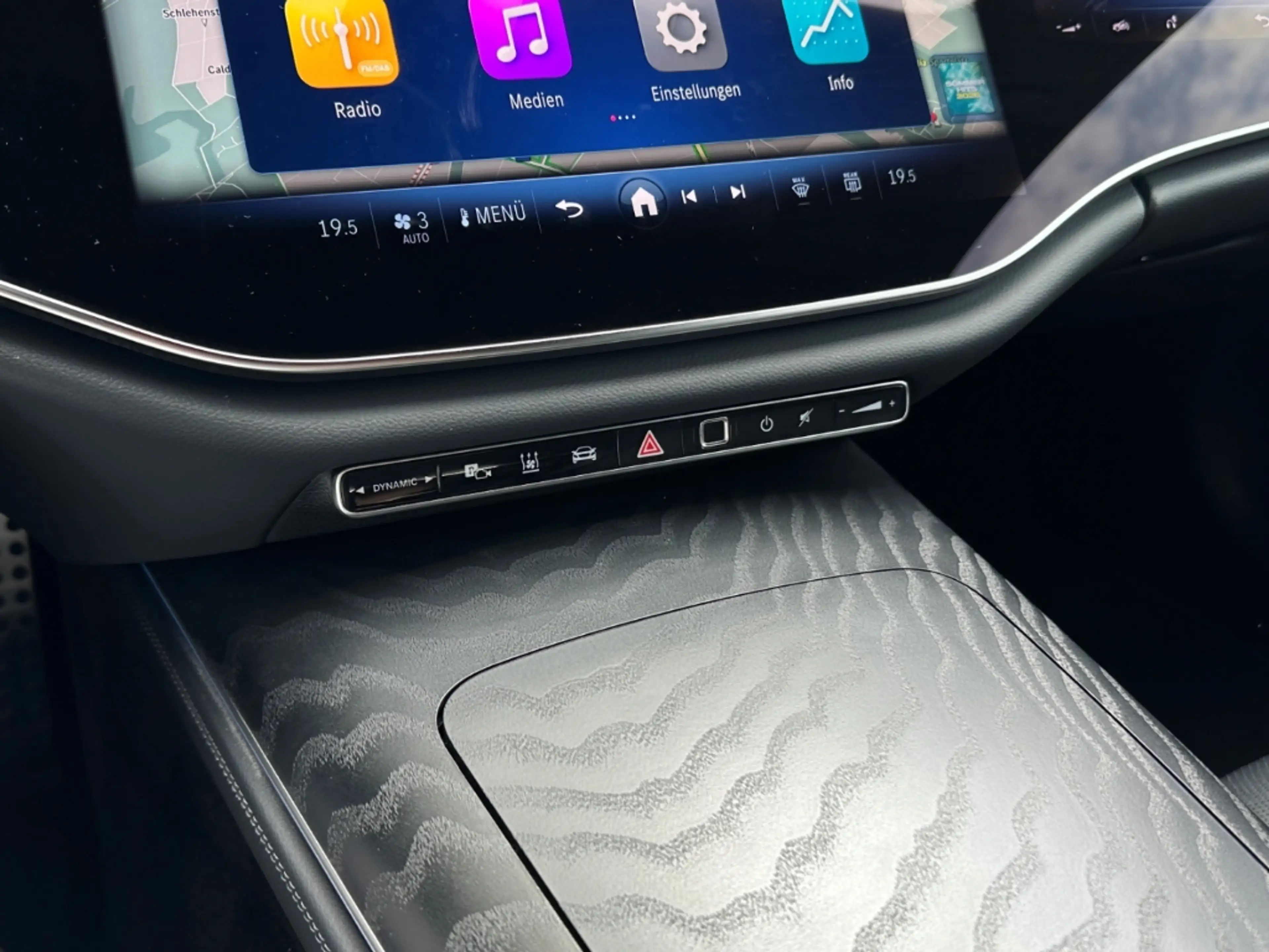Mercedes-Benz E 450 T 4M AMG Line NIGHT SPRSCREEN HUD BURM 360 — photo 13