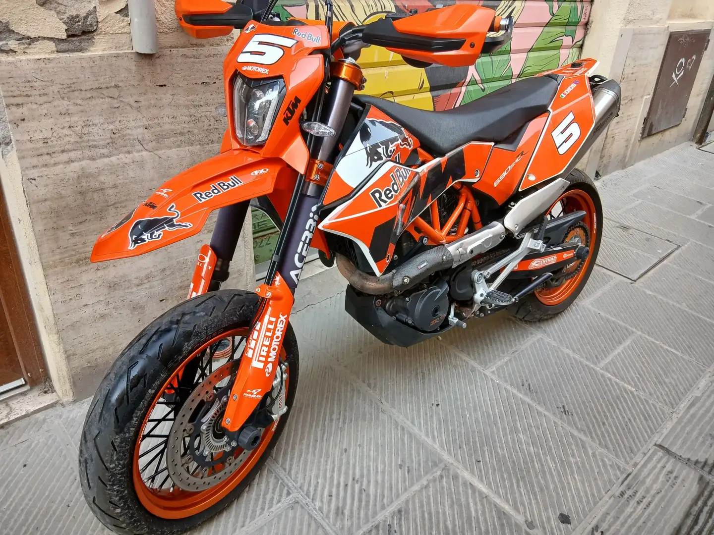 KTM 690 SMC Orange - 2