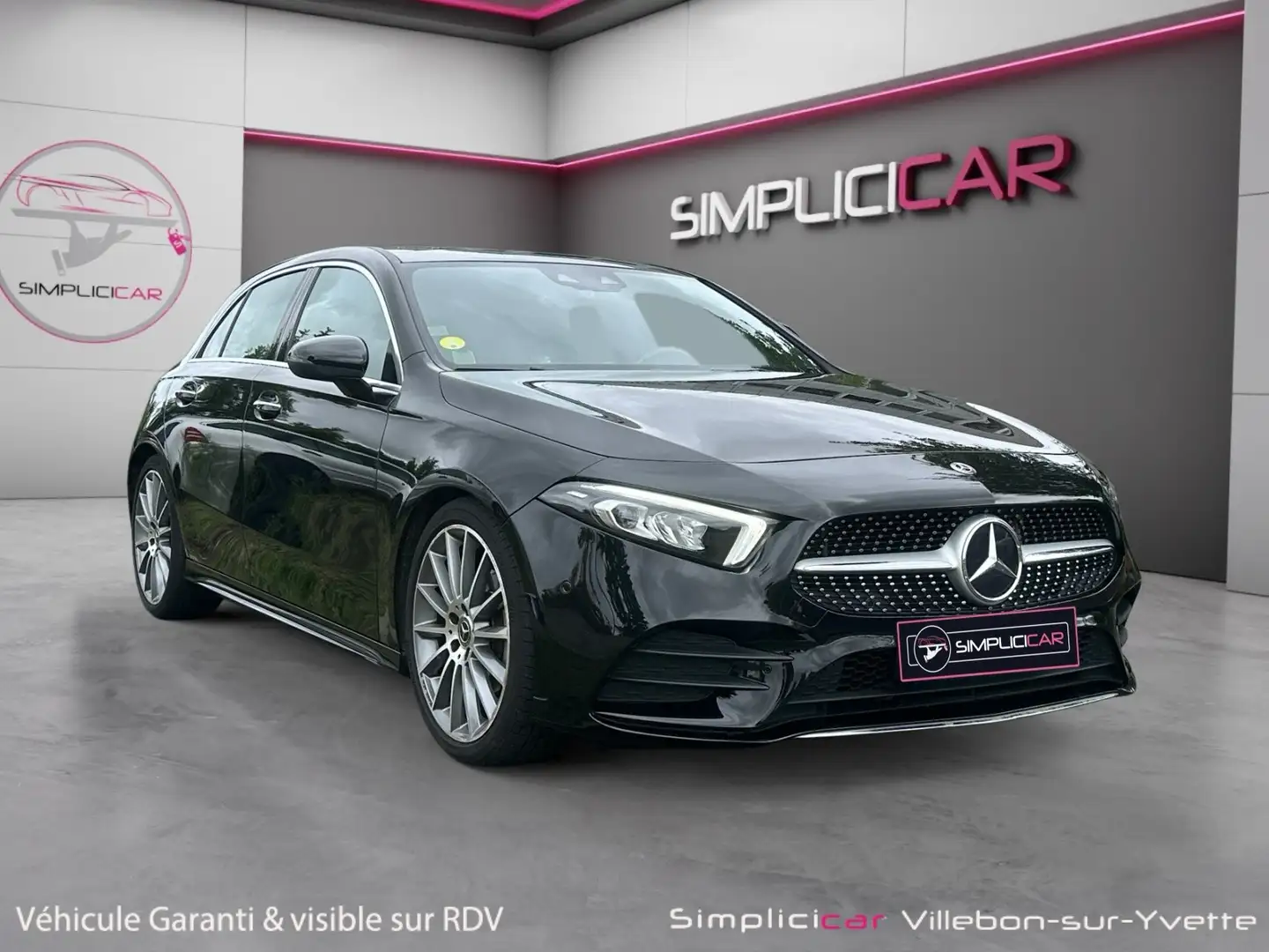 Mercedes-Benz AMG Line Zwart - 1