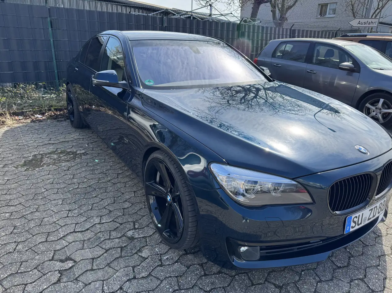 BMW 750