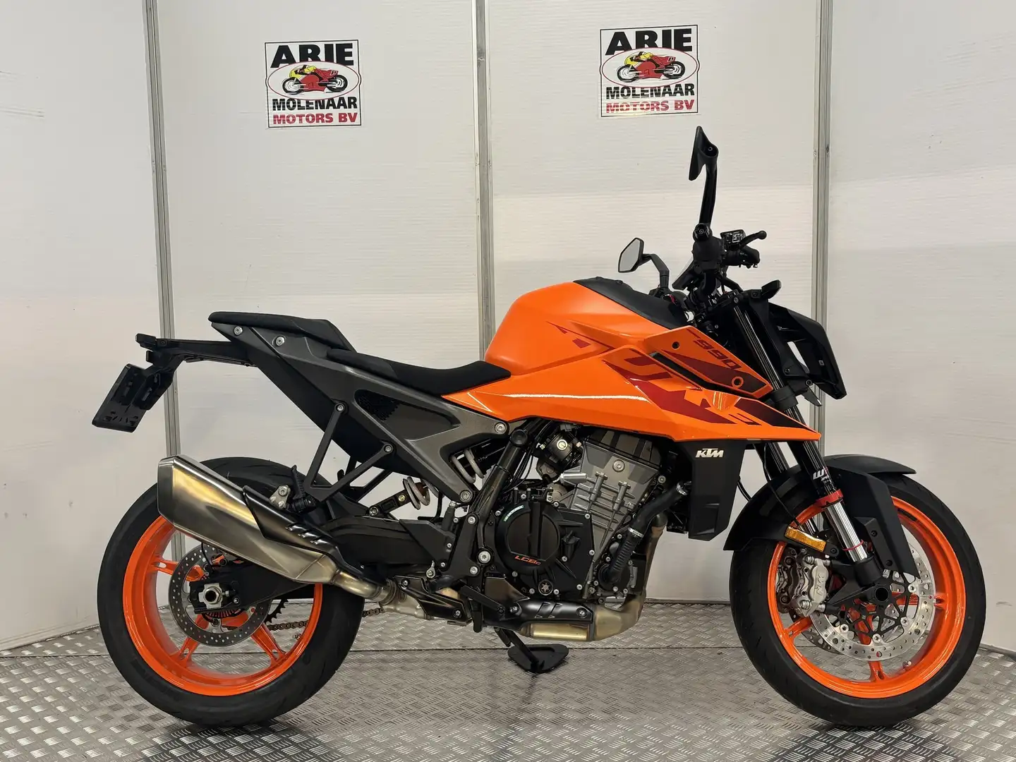 KTM 990 DUKE Oranje - 1
