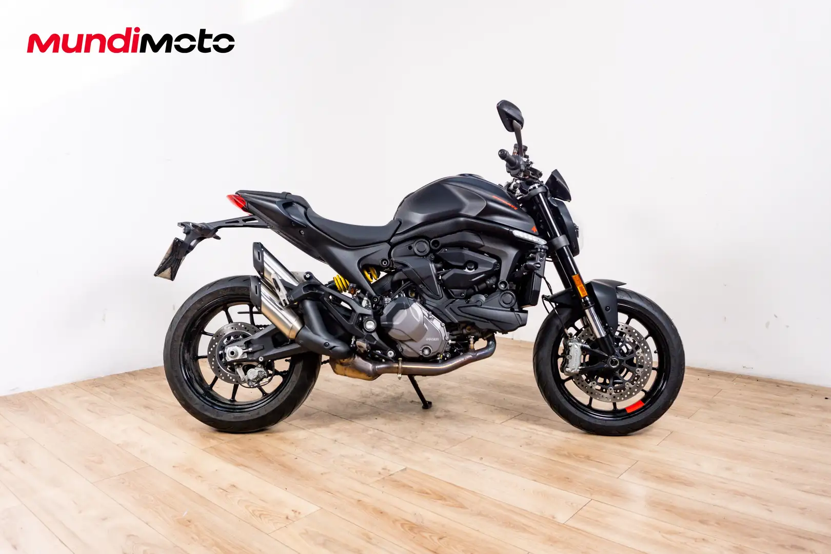 Ducati Monster 937 - 1