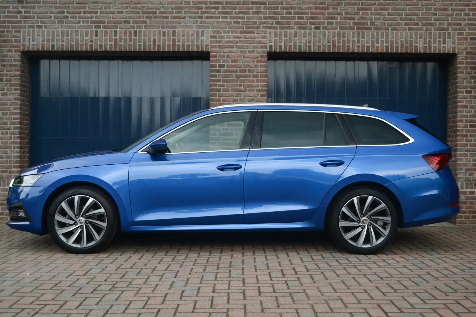 Skoda Octavia Combi 1.0 TSI Business Edition Plus | Virtual | Tr Blauw - 2