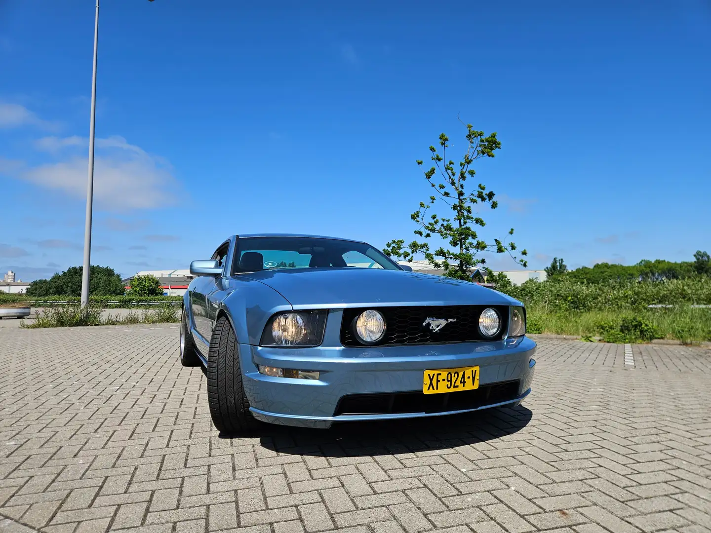 Ford Mustang GT Blau - 2