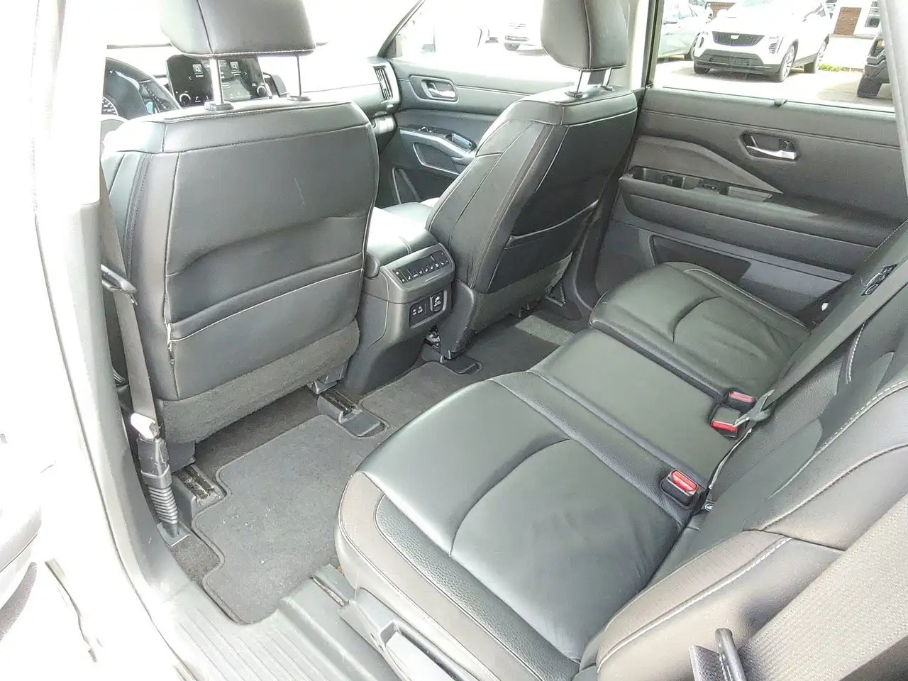 Nissan Pathfinder снимка Nissan Pathfinder